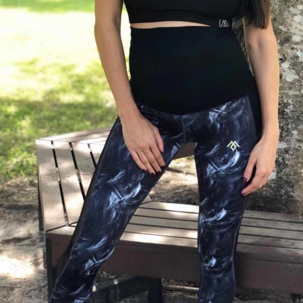 High-Waist Black Marble Print Leggings